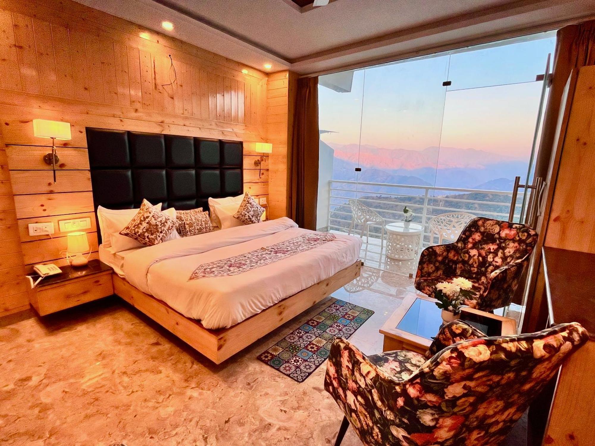 Hotel Classic Crown - #Scenic Mountain View #Open Terrace #Parking #Premium Rooms With Balcony #Guest Preferred #Best Selling Hotel In Mussoorie Exterior foto