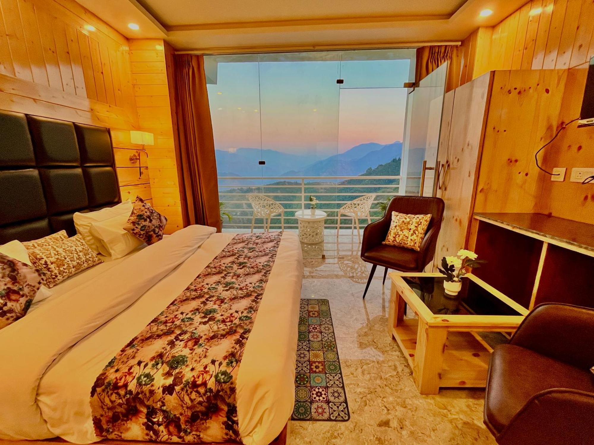 Hotel Classic Crown - #Scenic Mountain View #Open Terrace #Parking #Premium Rooms With Balcony #Guest Preferred #Best Selling Hotel In Mussoorie Exterior foto